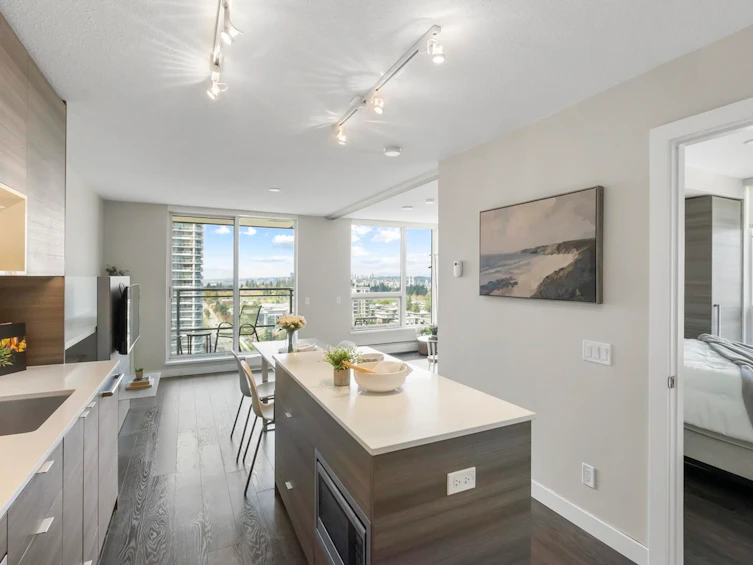 2305-13398 104 Avenue, Surrey, BC, V3T 1V6