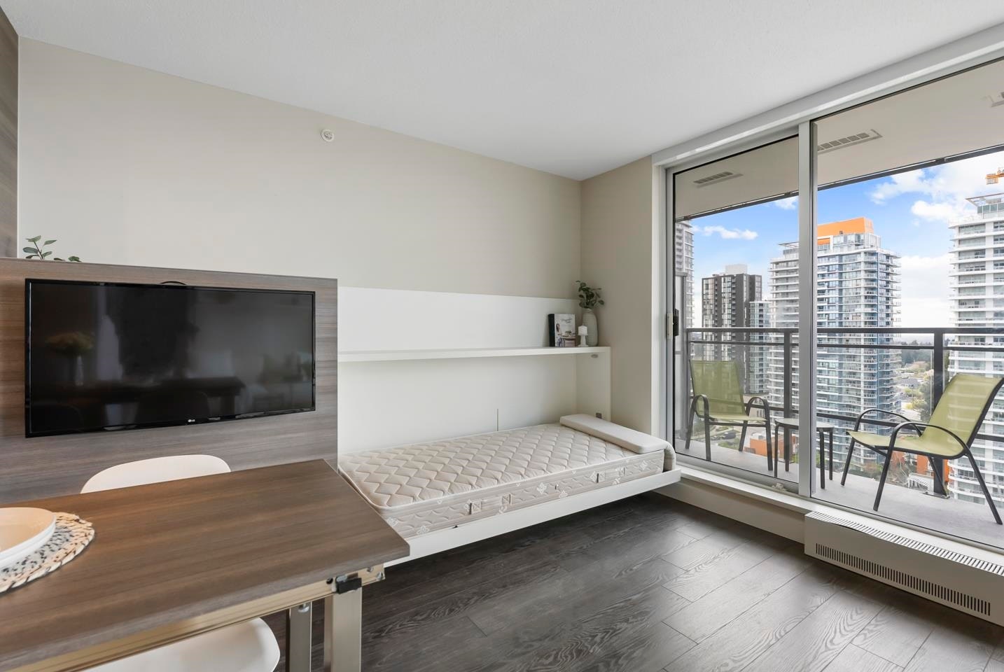2305-13398 104 Avenue, Surrey, BC, V3T 1V6 - 9