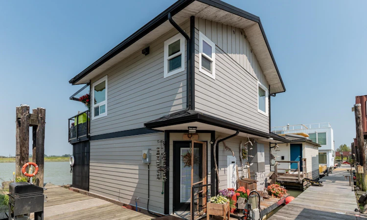 14-3871 W River Road Road