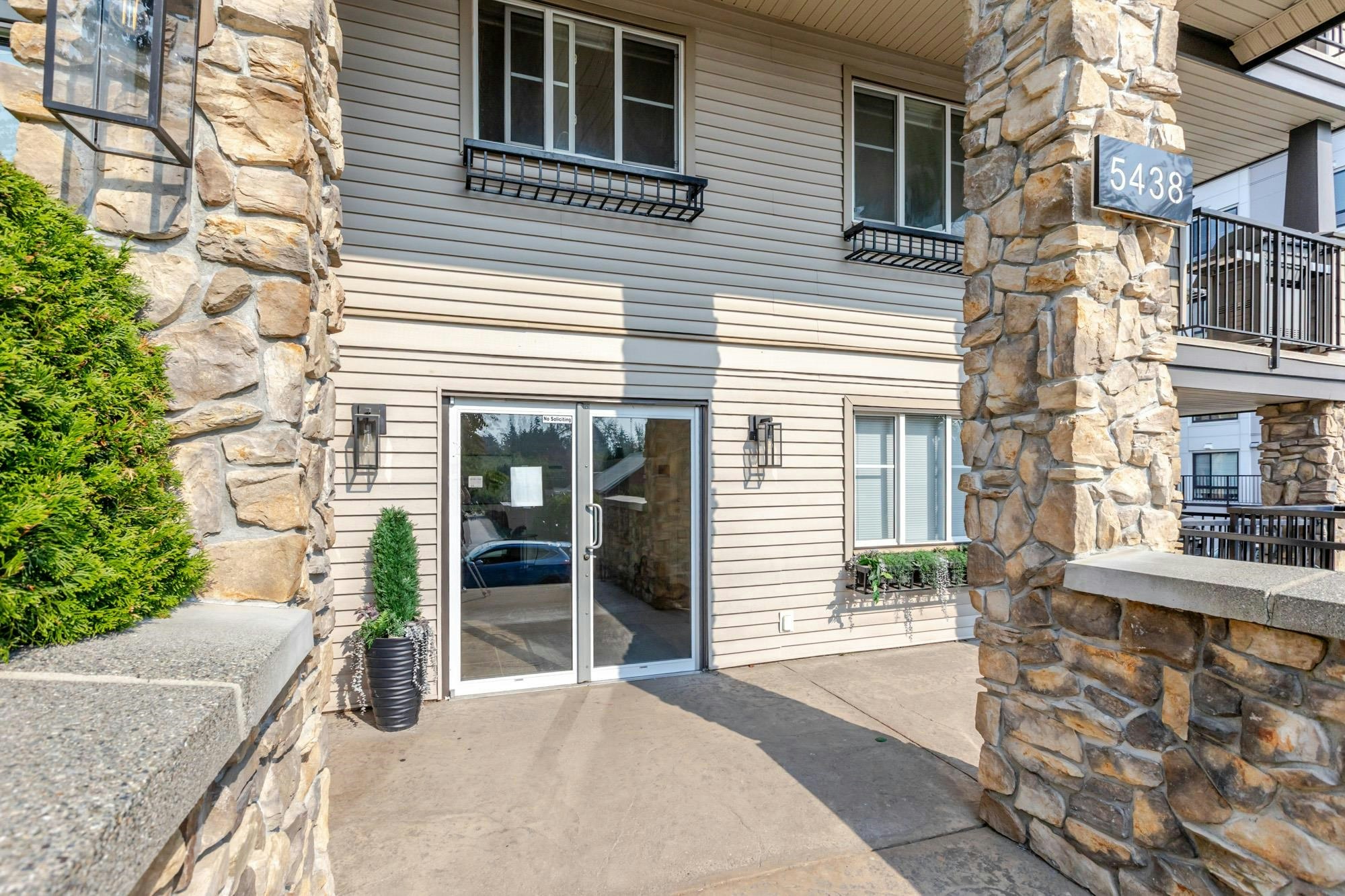 311-5438 198 Street - 4