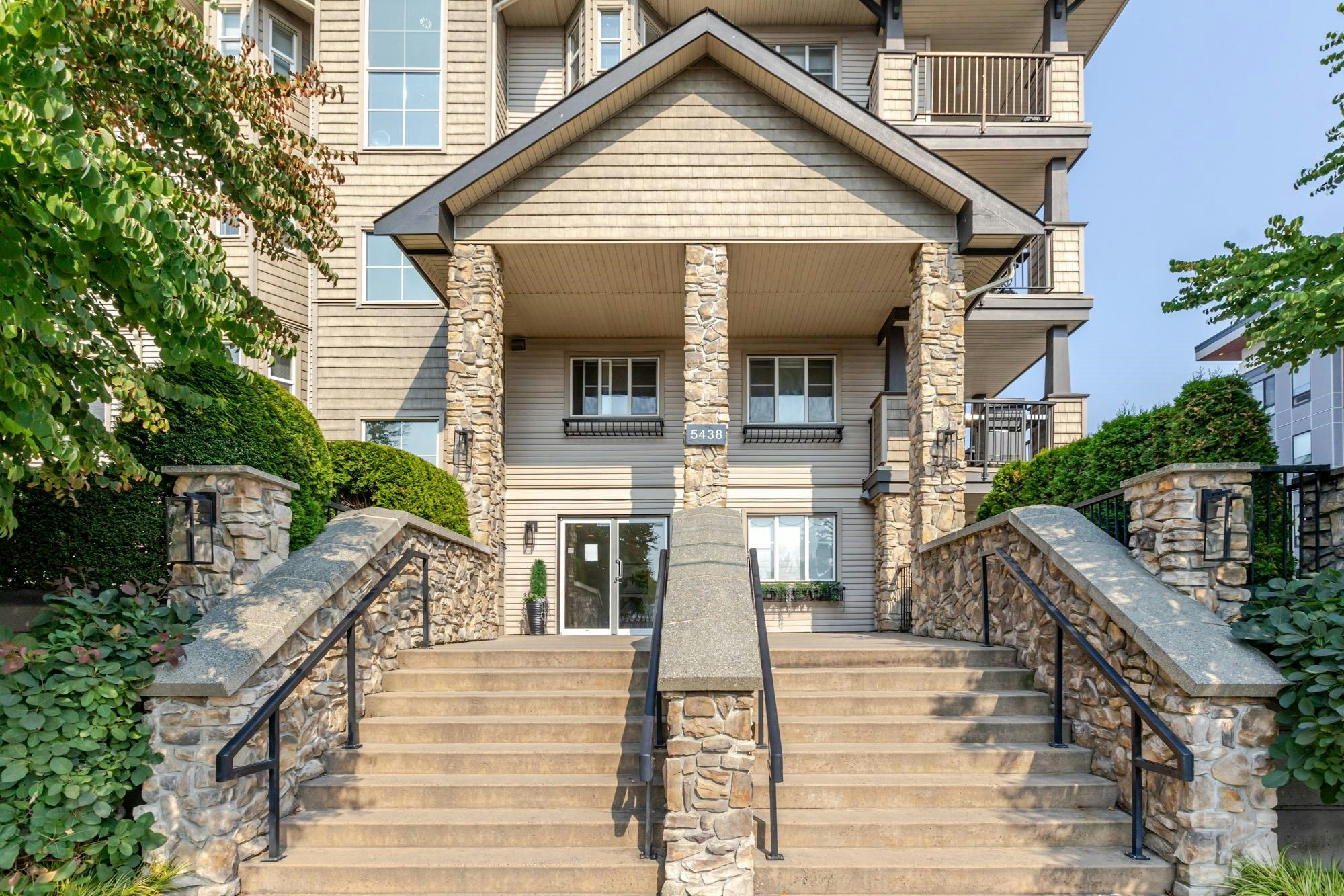 311-5438 198 Street - 3