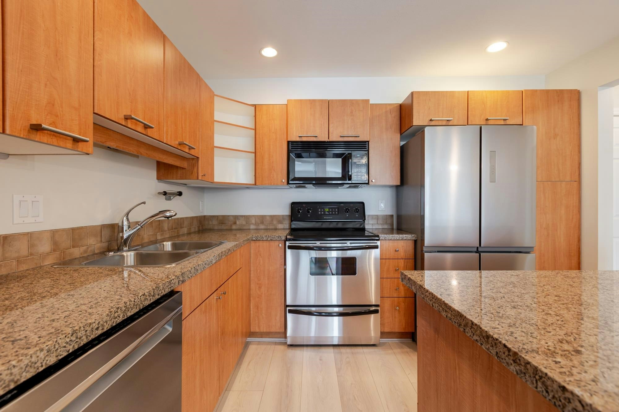 311-5438 198 Street, Langley, BC, V3A 1G2 - 16