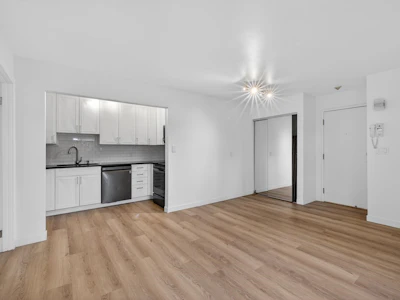 101-8645 Osler Street - 4