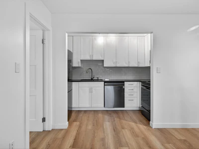 101-8645 Osler Street - 5