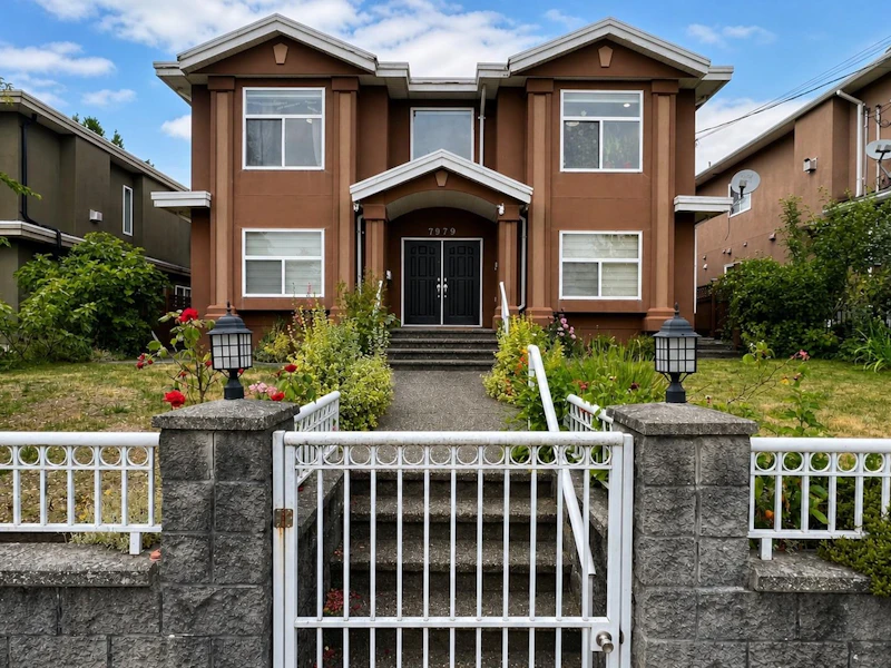 7979 11th Avenue, Burnaby BC V3N 2N5
