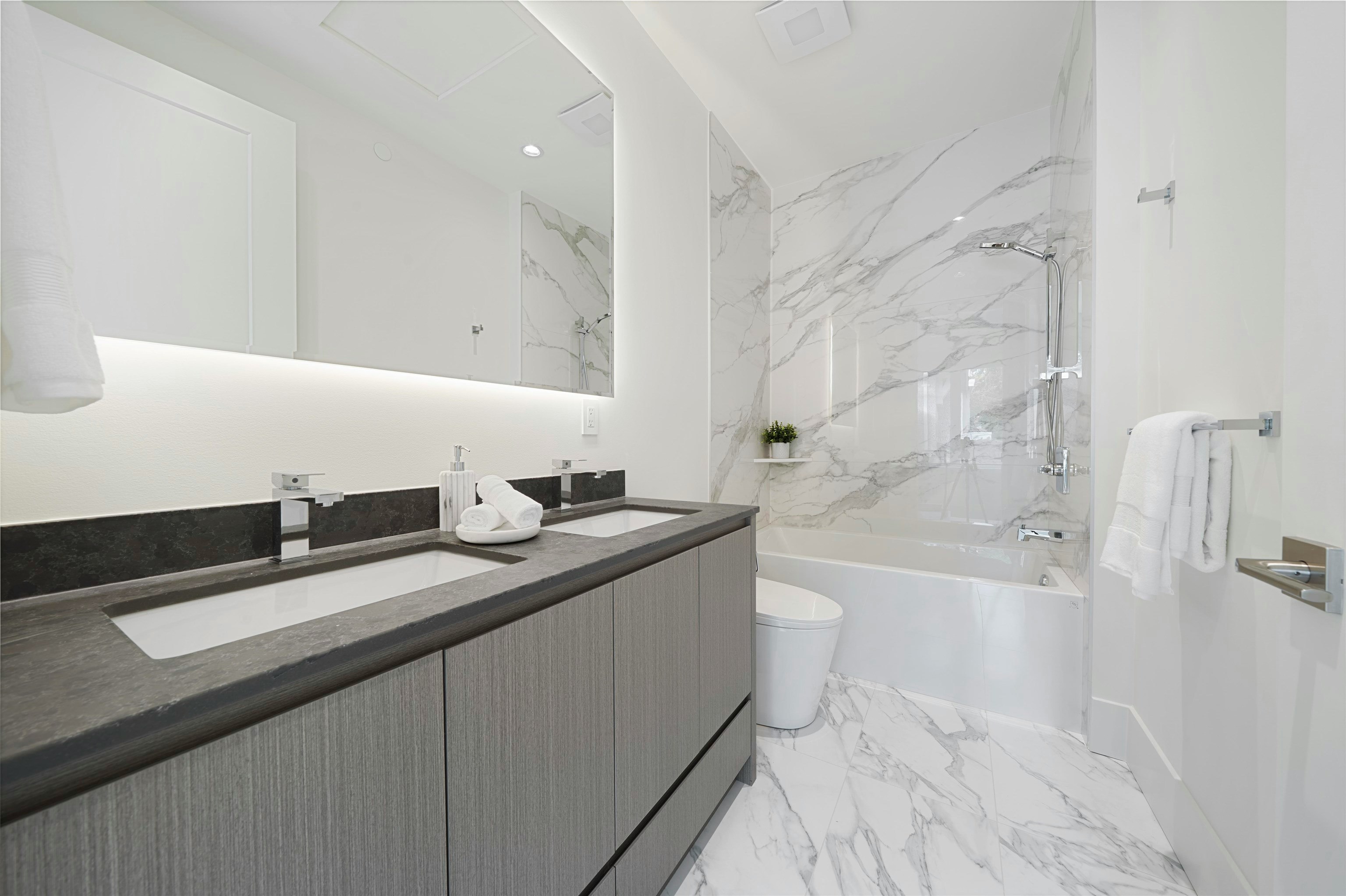 2-1958 W 60th Avenue, Vancouver, BC, V6P 2B1 - 13