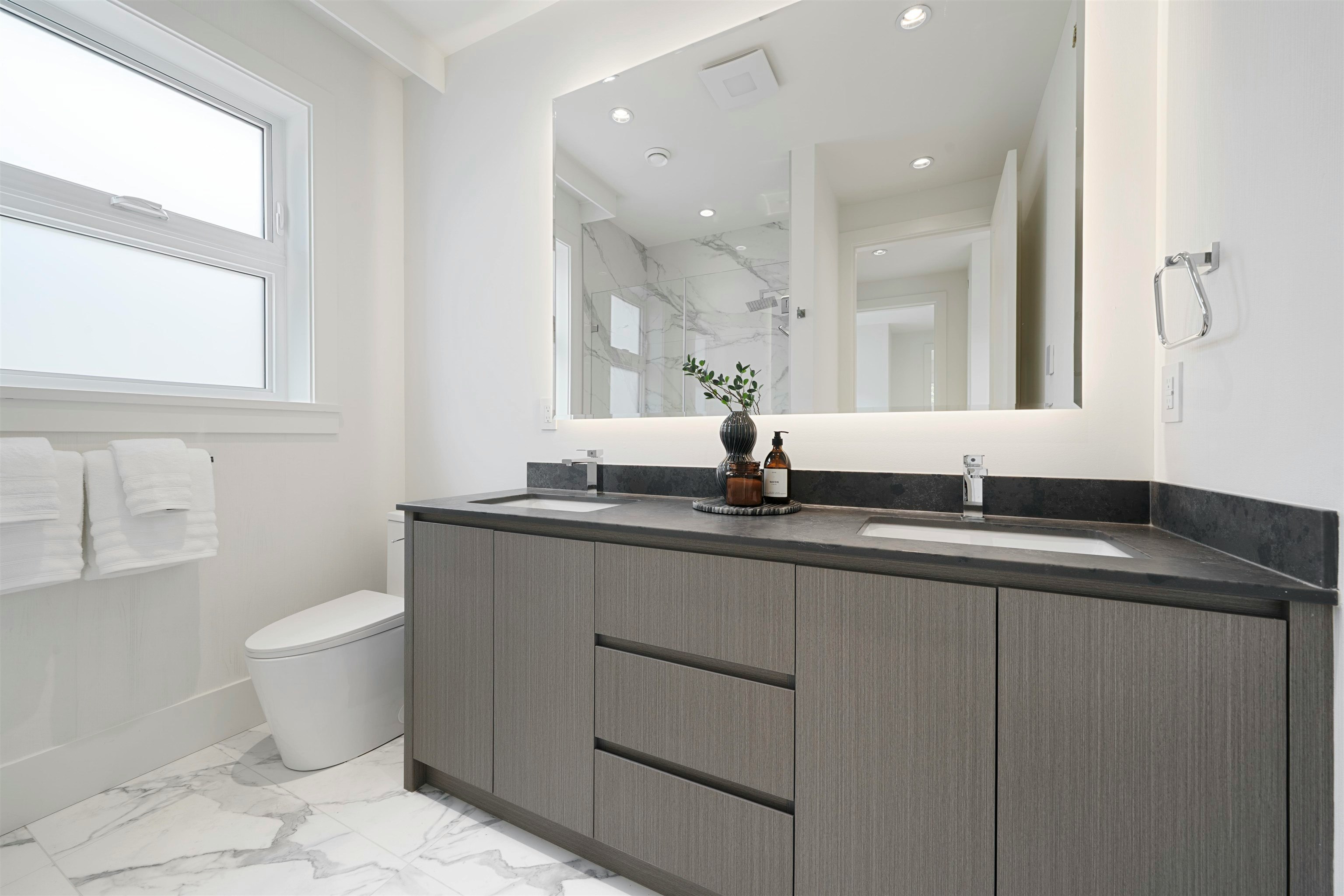 2-1958 W 60th Avenue, Vancouver, BC, V6P 2B1 - 17