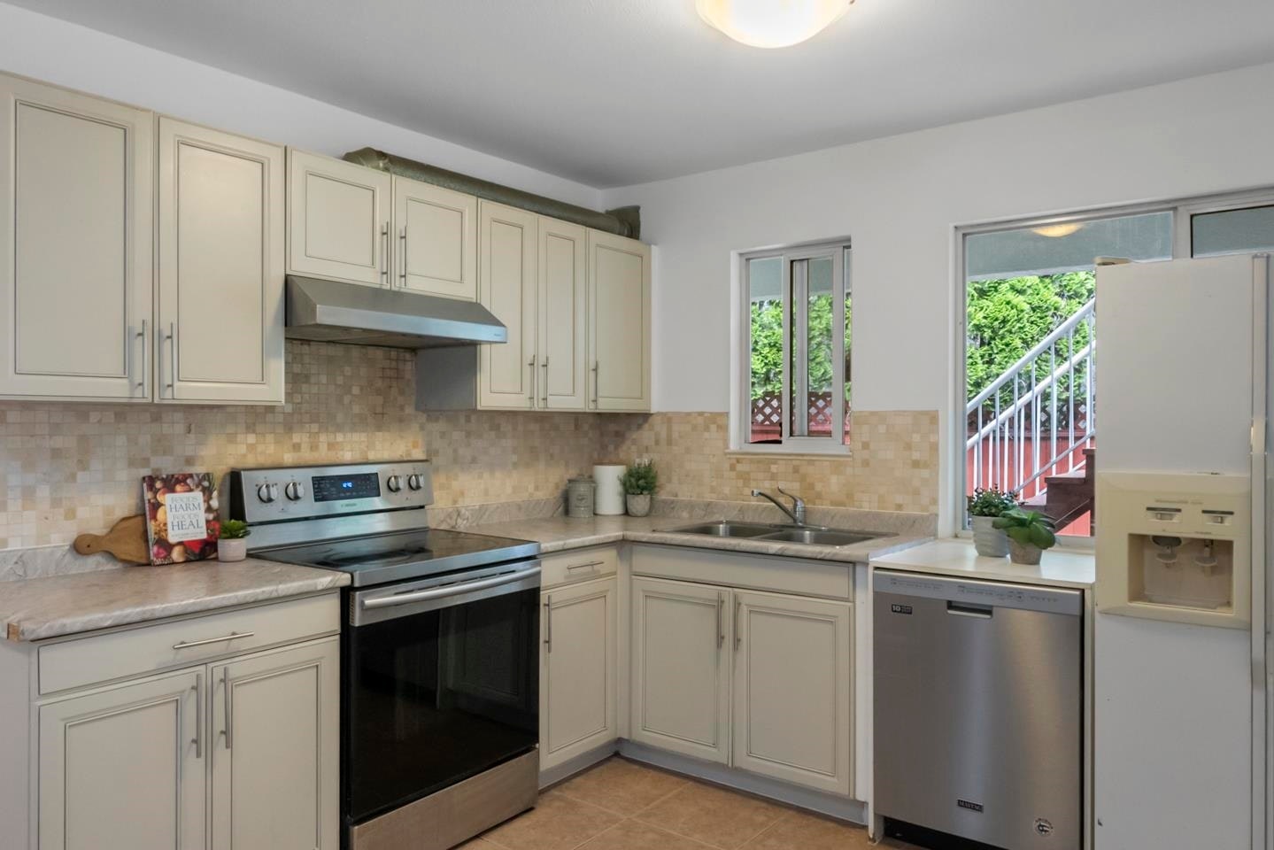 8034 166 Street, Surrey, BC, V4N 0H1 - 35