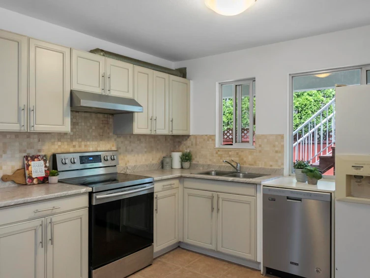 8034 166 Street, Surrey, BC, V4N 0H1 - 35