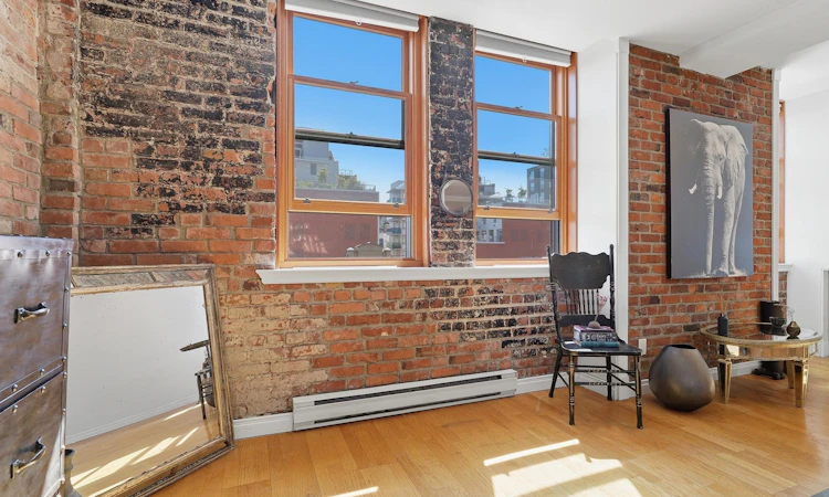 403-233 Abbott Street
