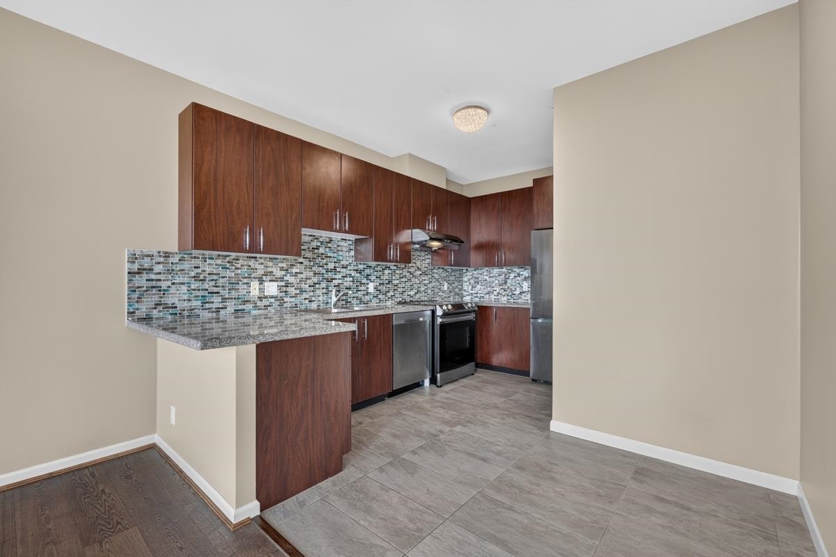 1601-7388 Sandborne Ave, Burnaby, BC, V3N 5C4 - 3