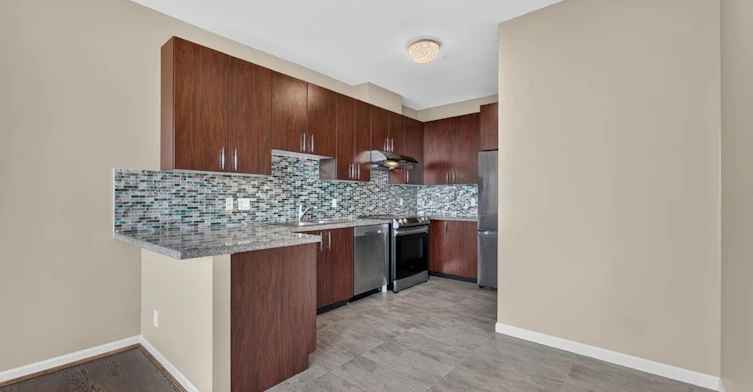 1601-7388 Sandborne Ave, Burnaby, BC, V3N 5C4 - 3