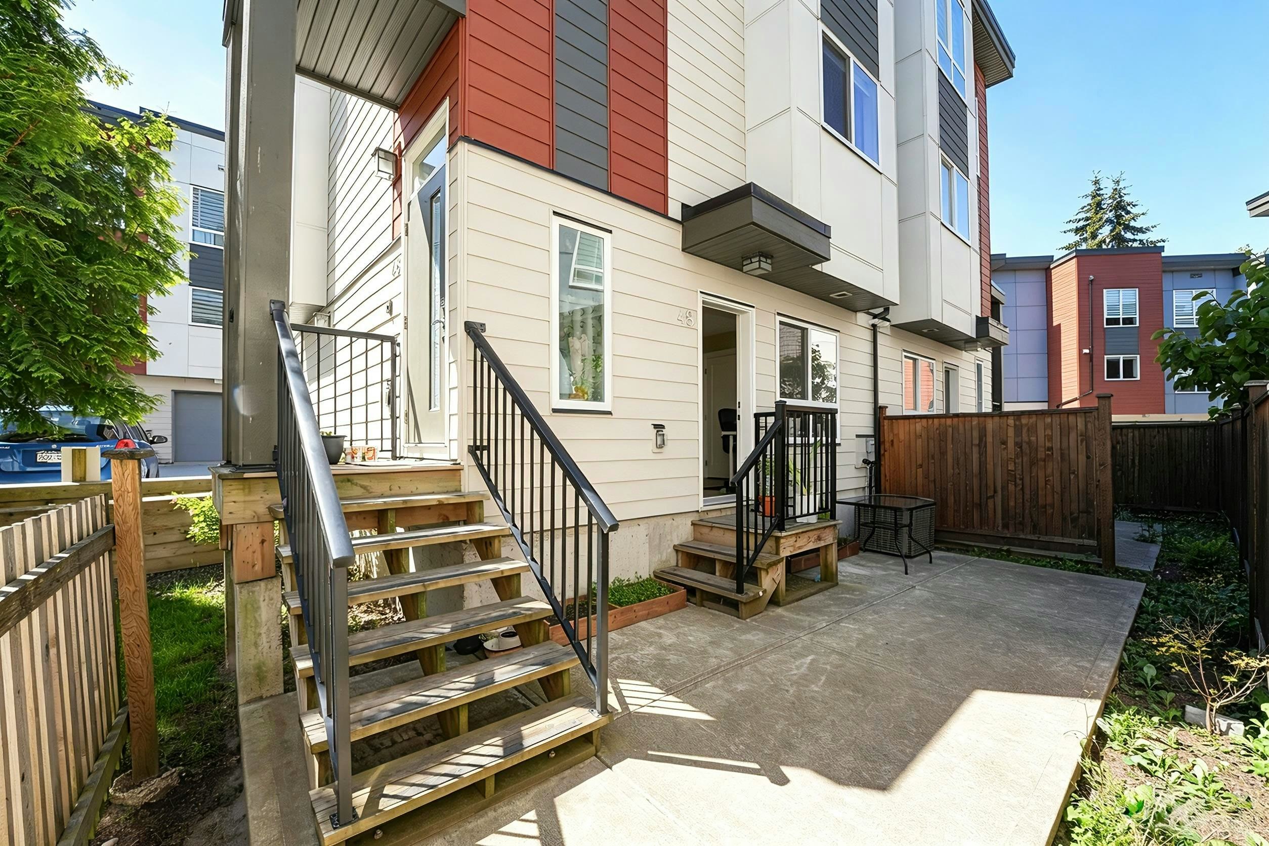48-1670 160 Street - 4