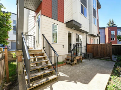 48-1670 160 Street - 4