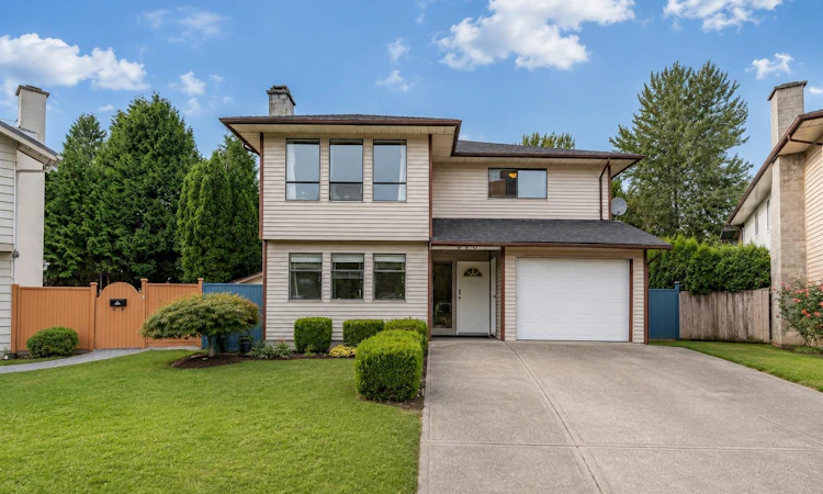 976 Hosmer Court