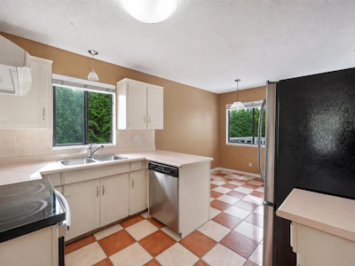 976 Hosmer Court - 4