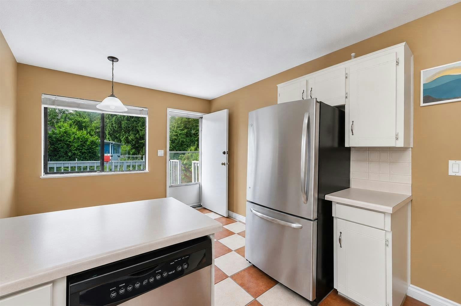 976 Hosmer Court - 3