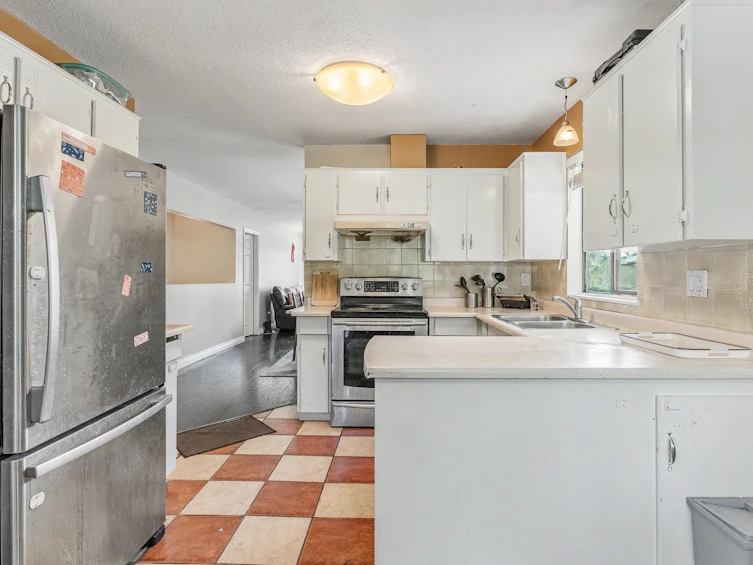 976 Hosmer Court, Coquitlam, BC, V3C 4T8 - 15