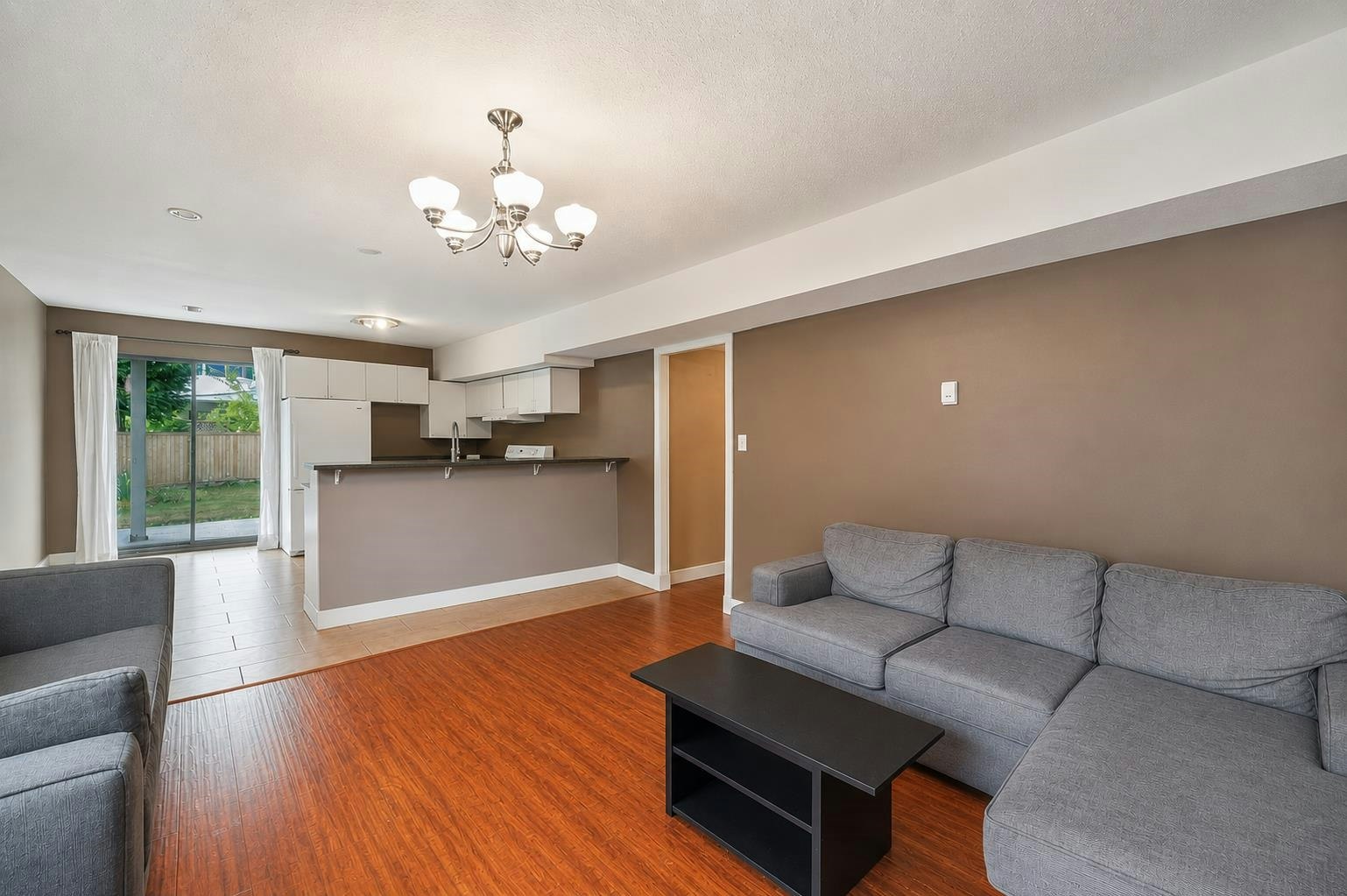 976 Hosmer Court - 5