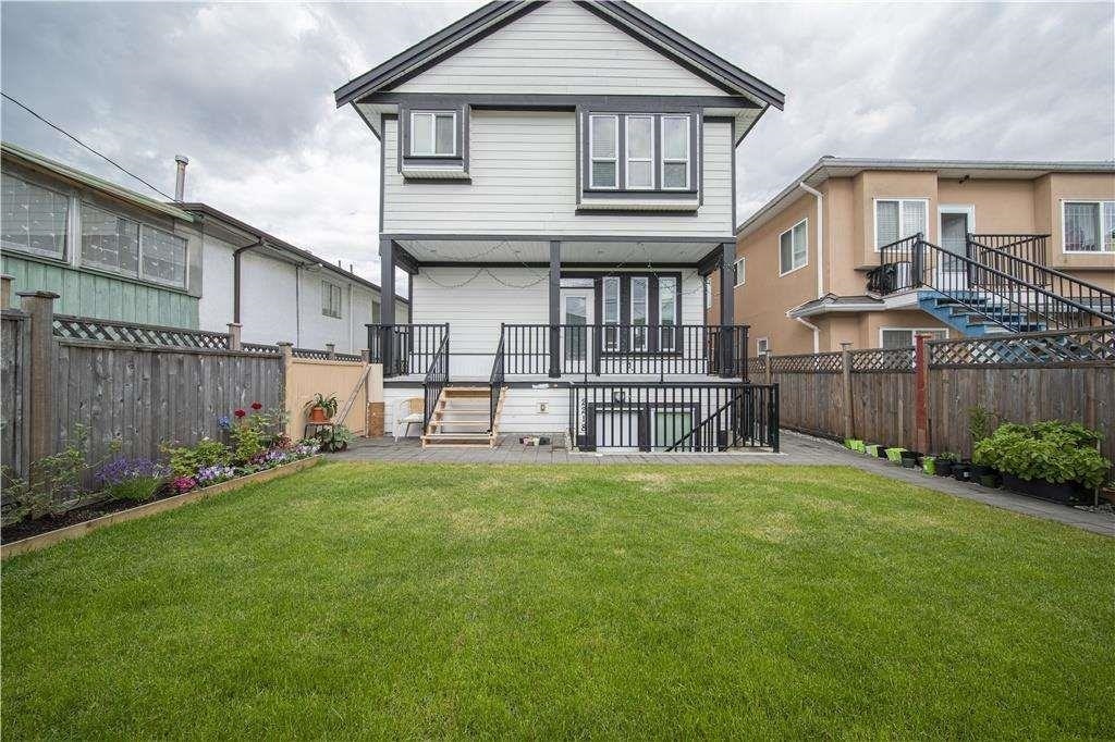 2216 Mannering Avenue, Vancouver, BC, V5N 3C4