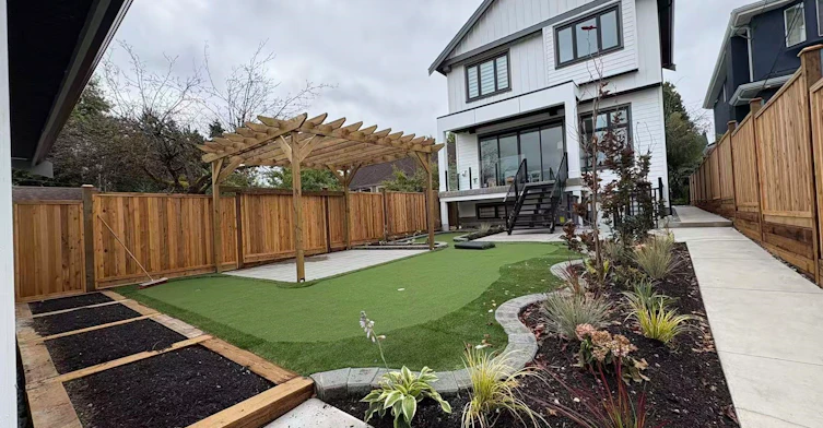 945 E 28th Ave, Vancouver, BC, V5V 2P3 - 2