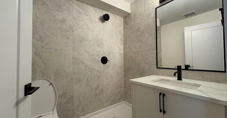 945 E 28th Ave, Vancouver, BC, V5V 2P3 - 8