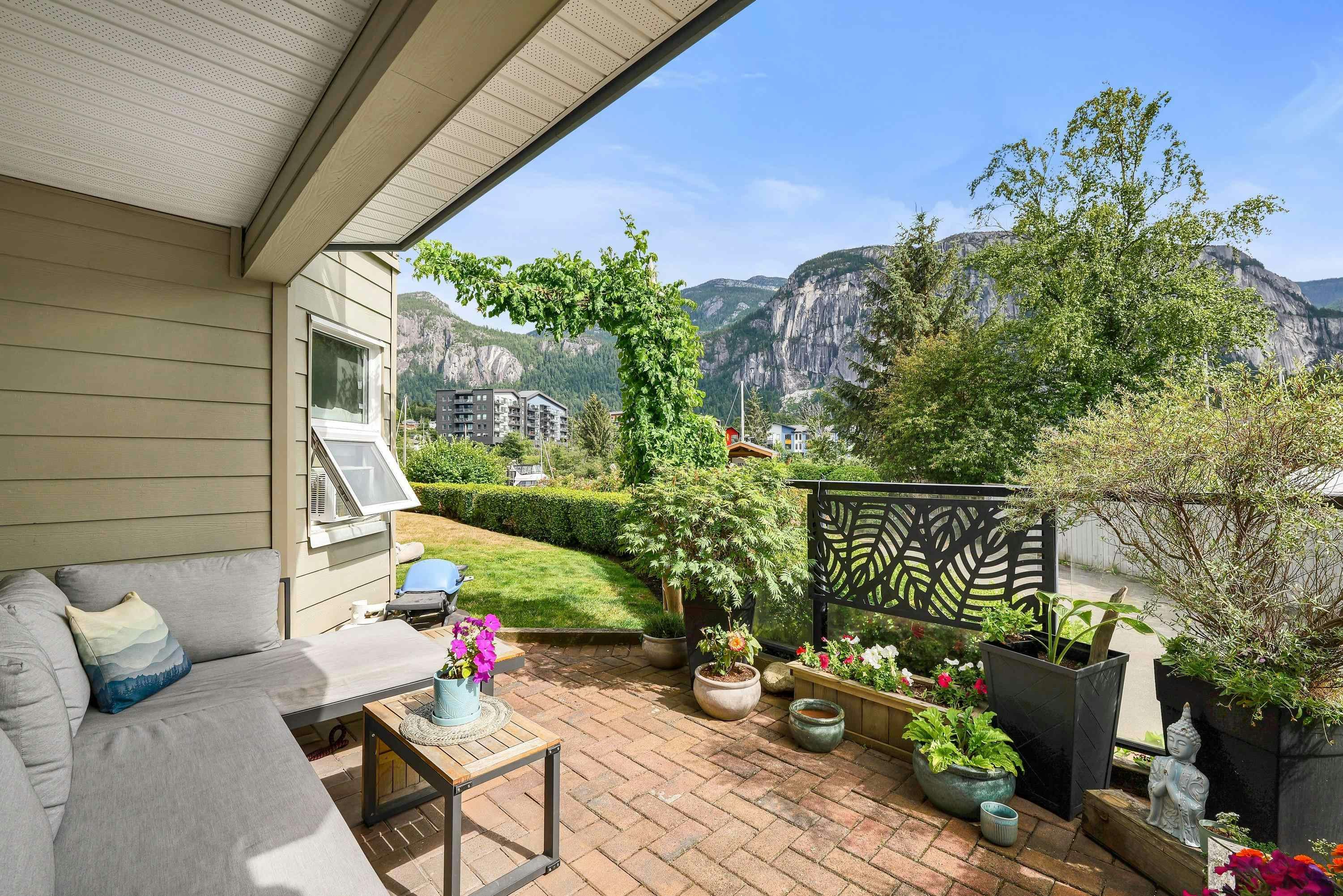 110-1468 Pemberton Avenue, Squamish, BC, V8B 0K2
