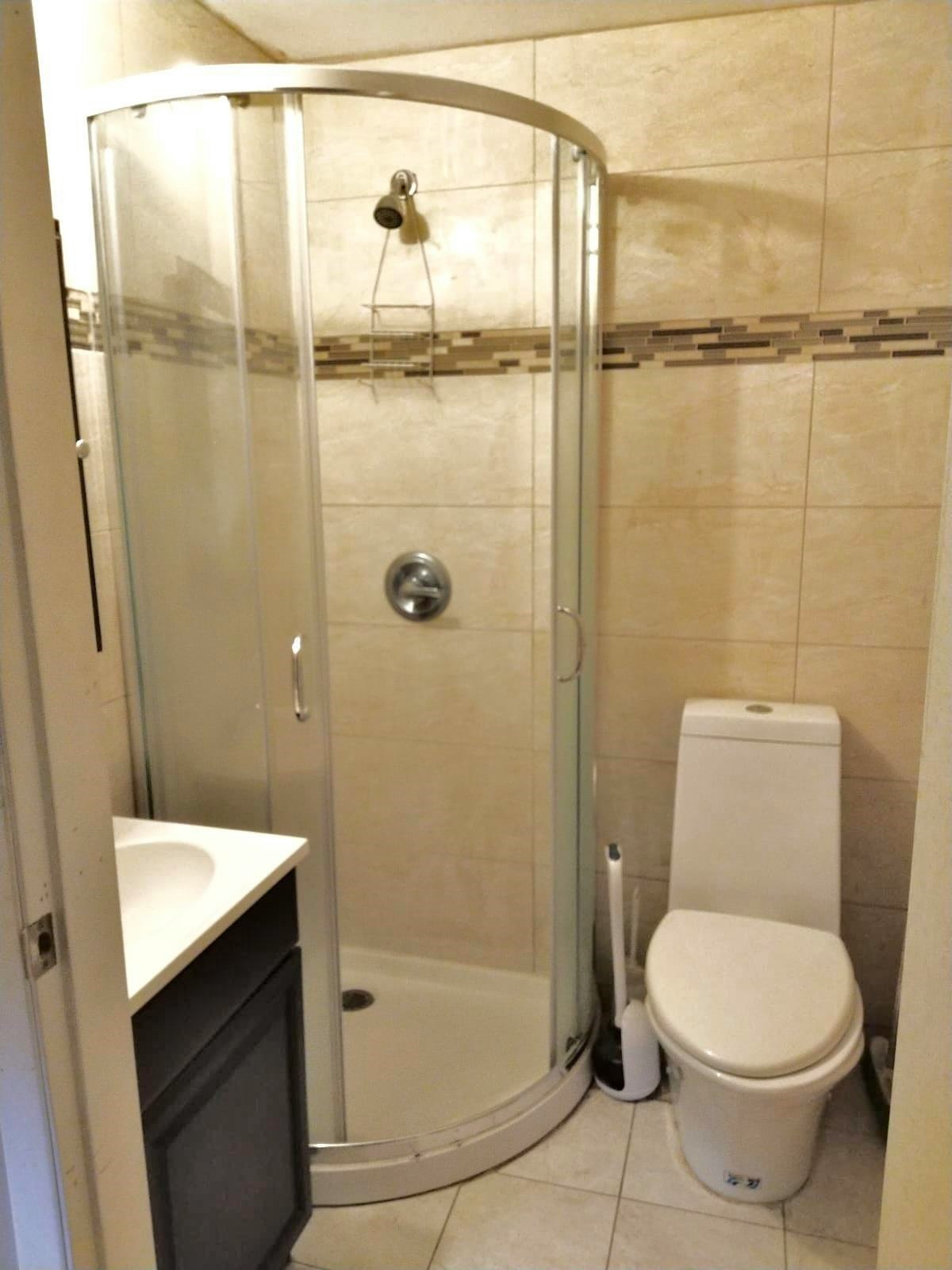Basement-4897 Patrick Pl, Burnaby, BC, V5J 3A5 - 13