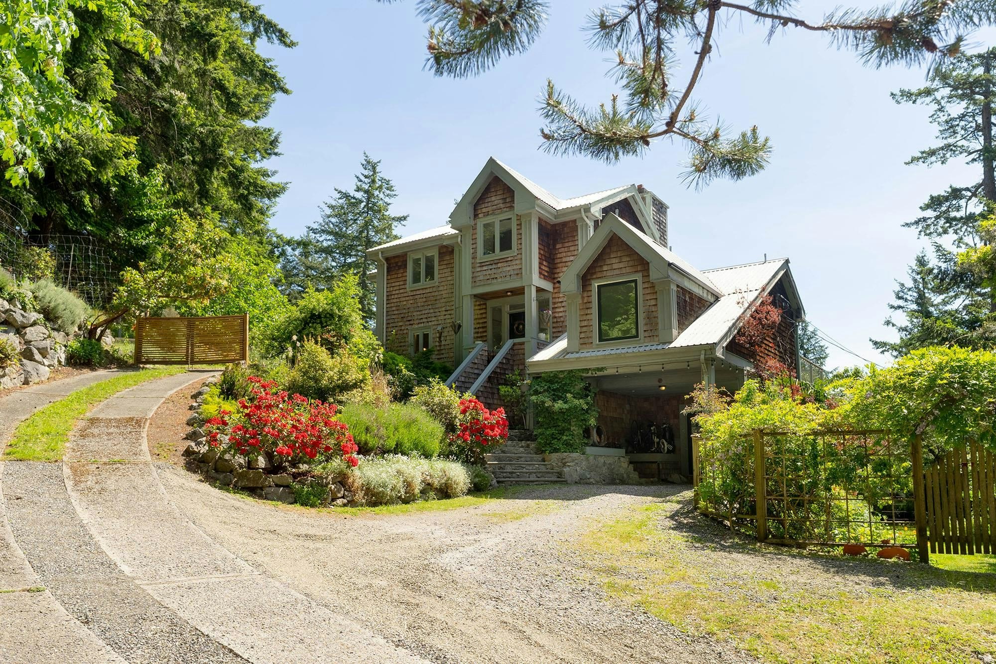342 Creek Road, Bowen Island, BC, V0N 1G1