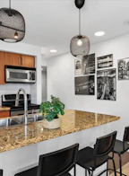 905 58 Keefer Place