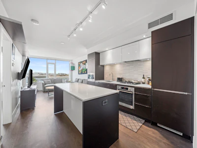 1007-5233 Gilbert Road - 4
