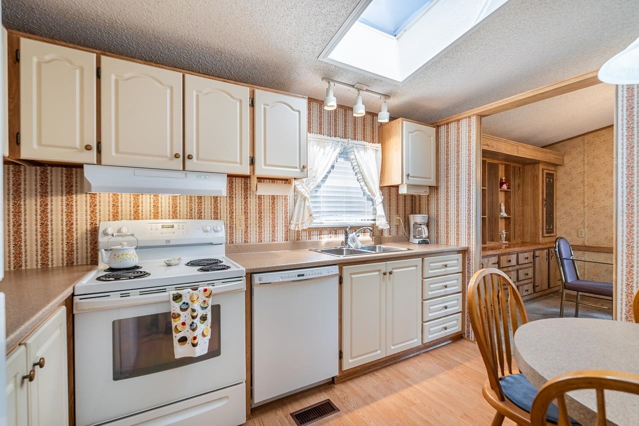 20-145 King Edward Street, Coquitlam, BC, V3K 6L1 - 12