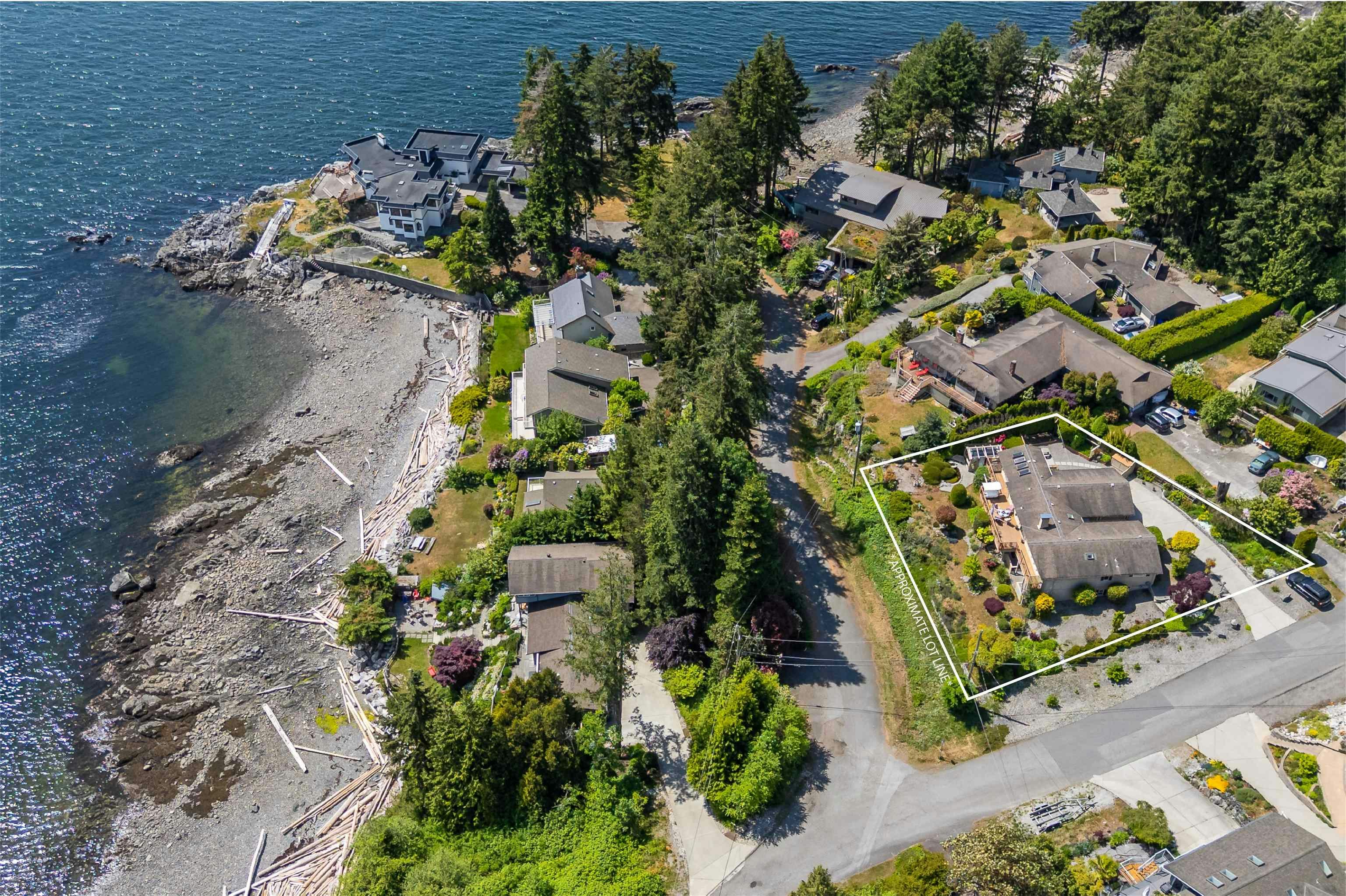 7065 Dale Road, Halfmoon Bay, BC, V7Z 0N2 - 2