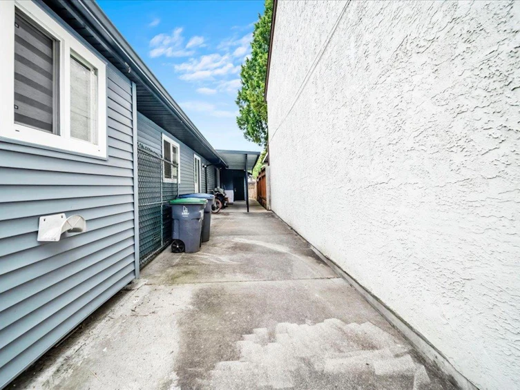 7068 129a Avenue, Surrey, BC, V3W 2V7 - 33