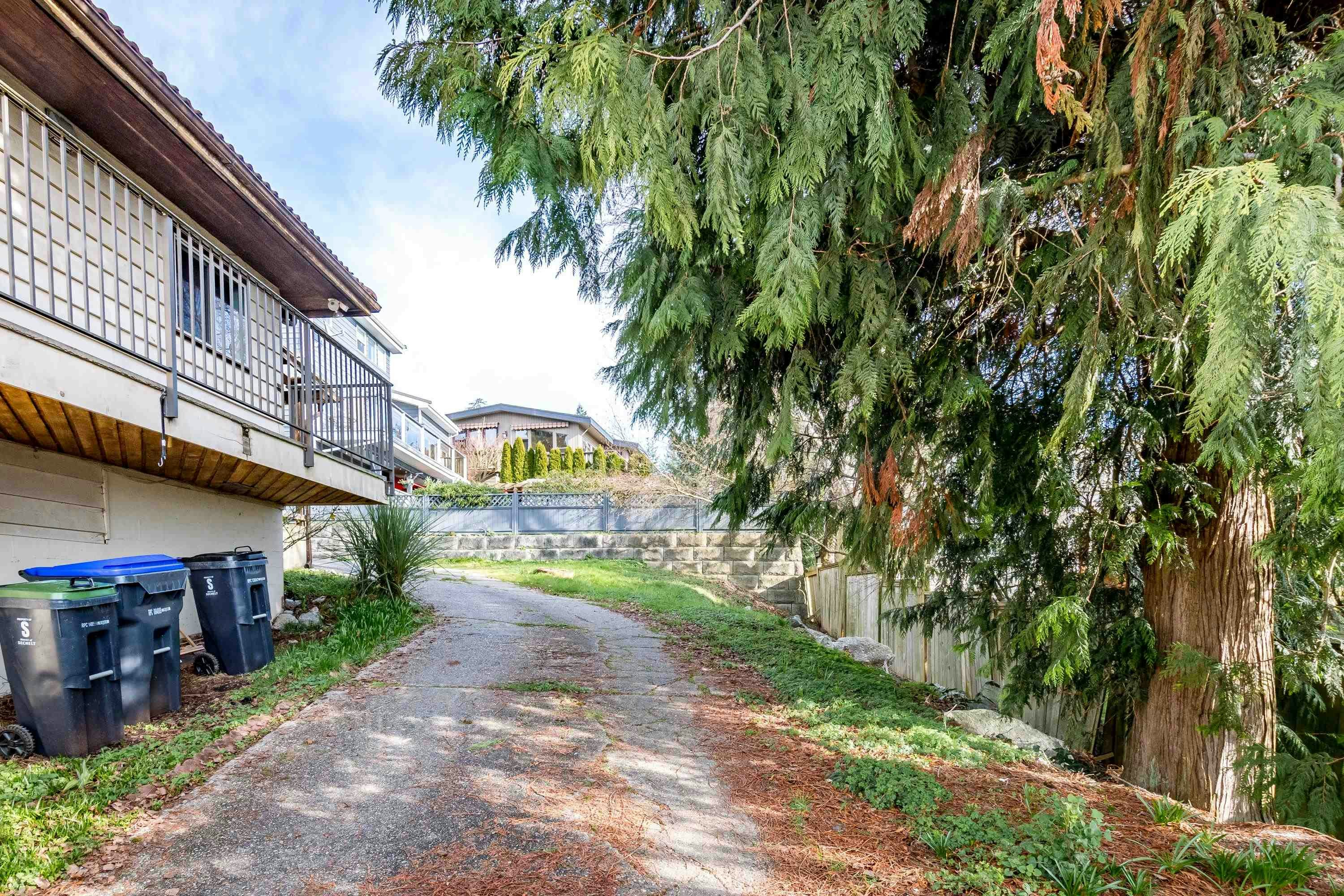 4902 Laurel Avenue, Sechelt, BC, V7Z 0B7 - 22