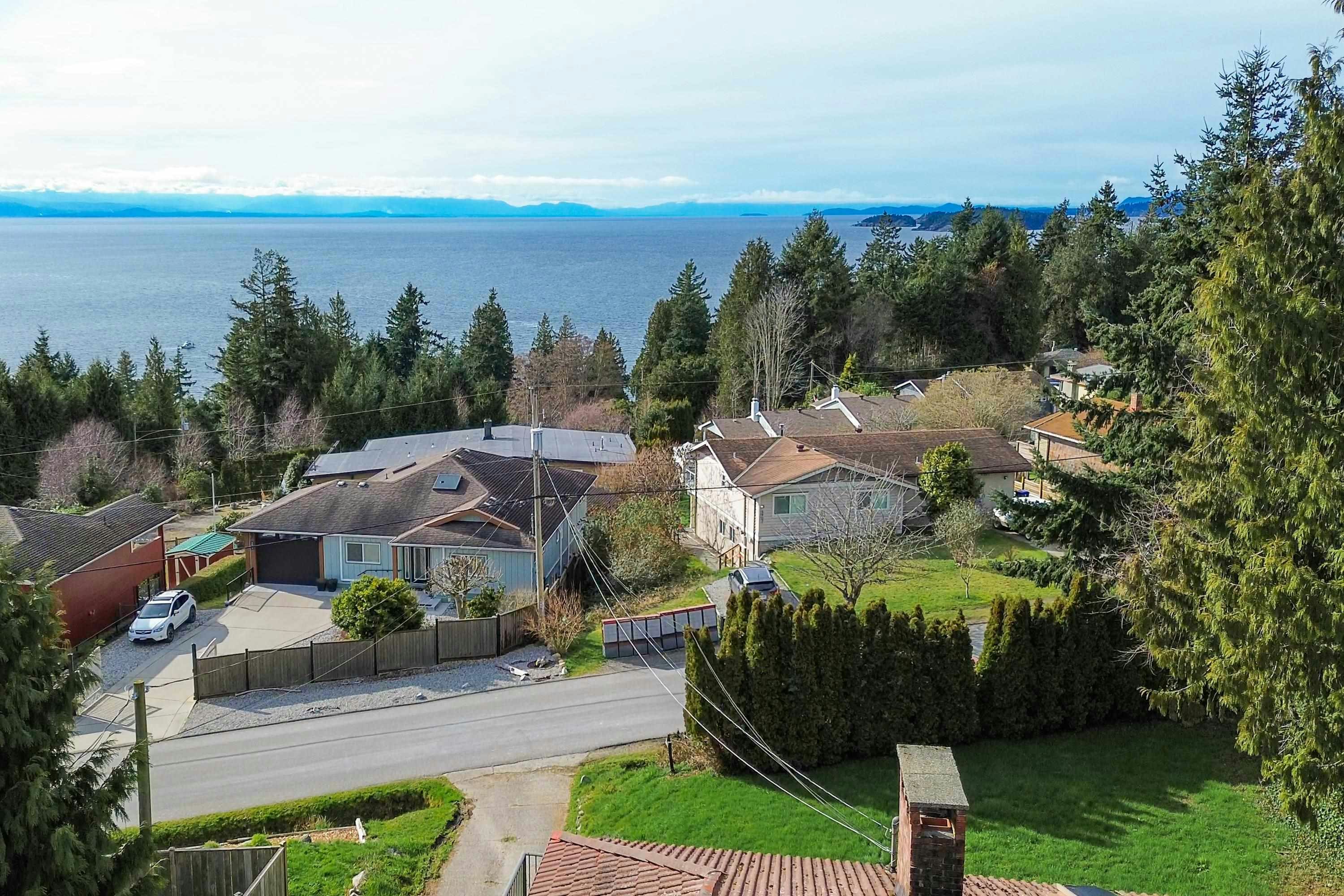 4902 Laurel Avenue, Sechelt, BC, V7Z 0B7 - 35