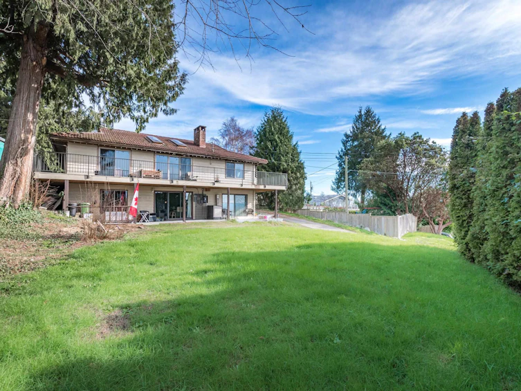 4902 Laurel Avenue, Sechelt, BC, V7Z 0B7 - 2
