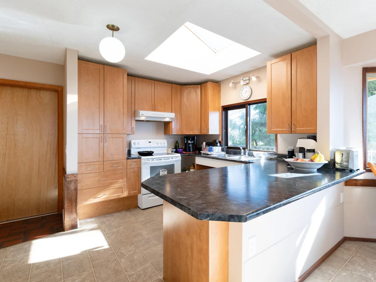 4902 Laurel Avenue, Sechelt, BC, V7Z 0B7 - 9