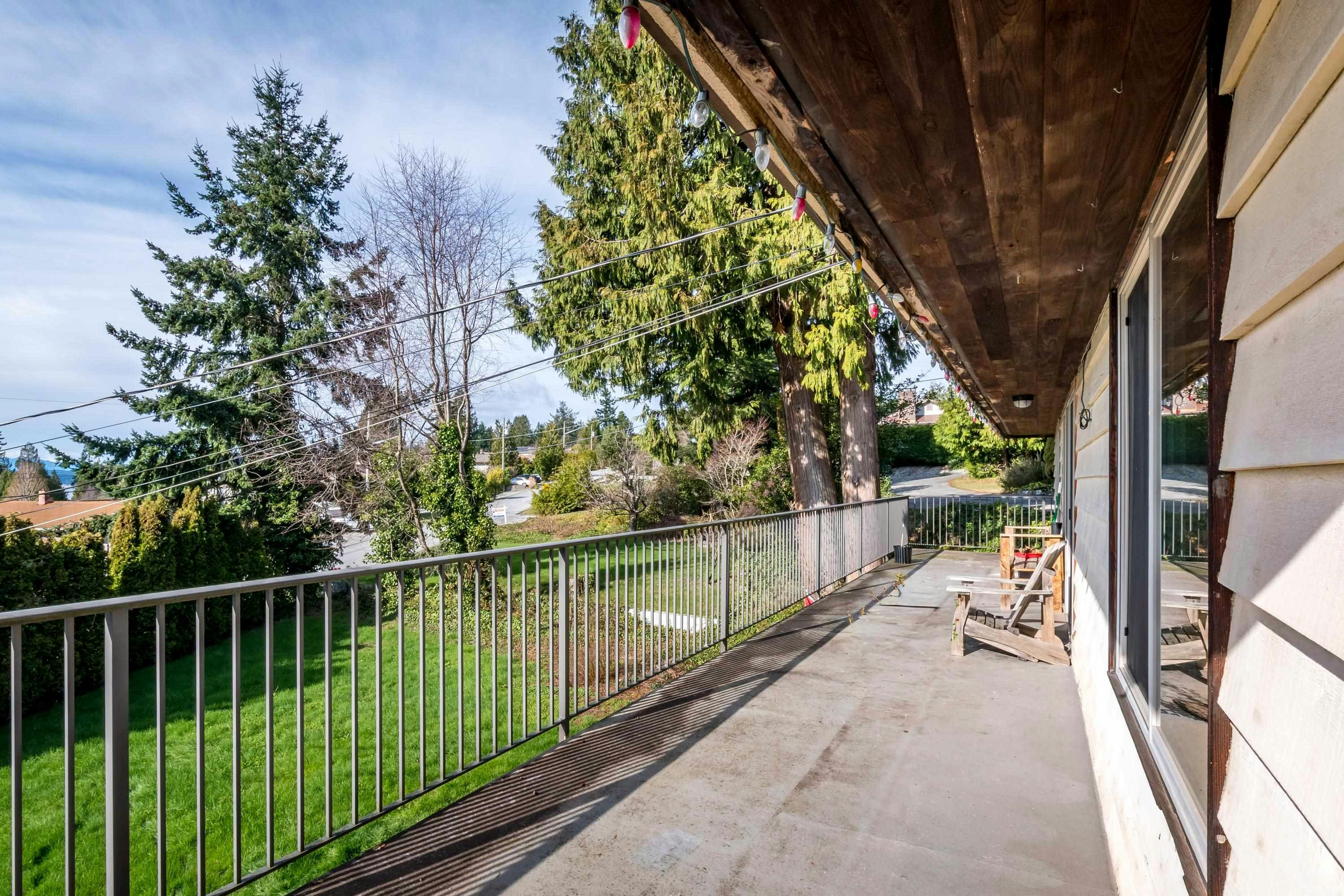 4902 Laurel Avenue, Sechelt, BC, V7Z 0B7 - 18