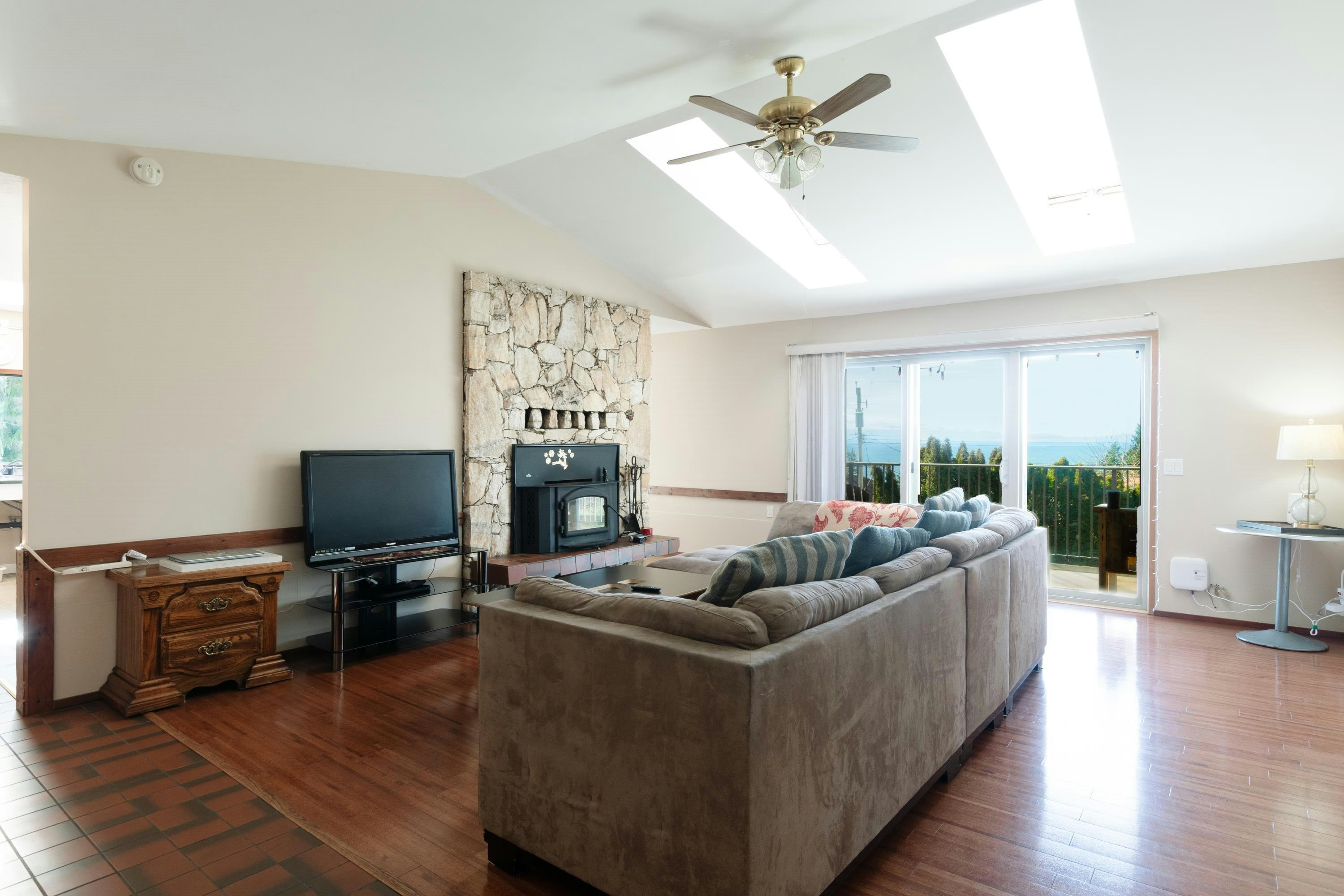 4902 Laurel Avenue - 5