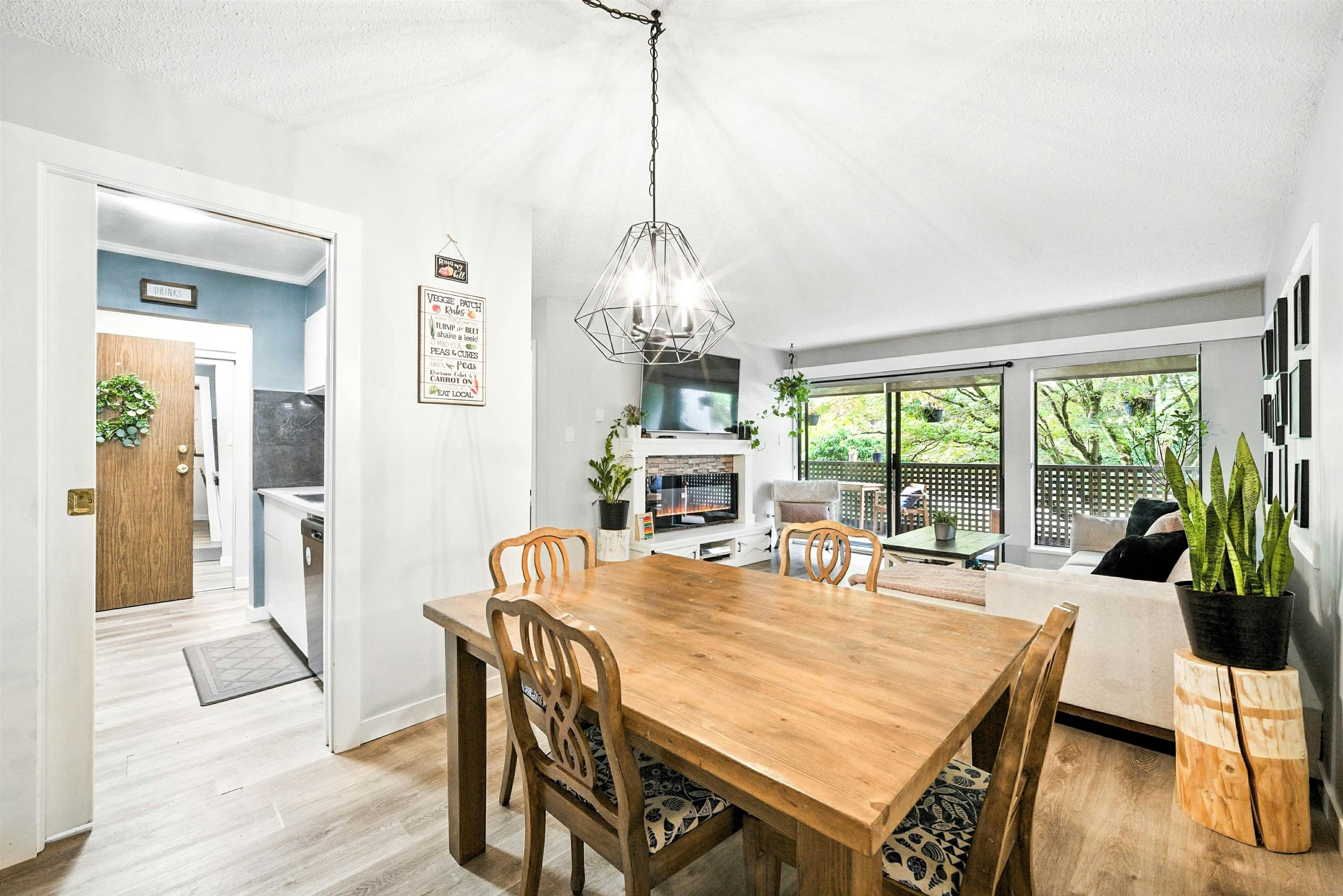 212-1955 Woodway Place, Burnaby, BC, V5B 4S5 - 10
