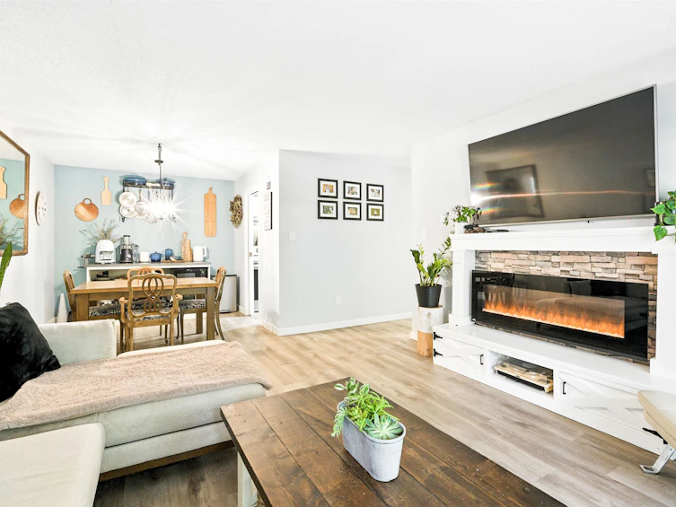 212-1955 Woodway Place, Burnaby, BC, V5B 4S5 - 5