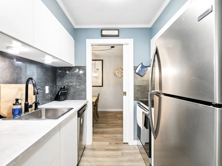 212-1955 Woodway Place, Burnaby, BC, V5B 4S5 - 11