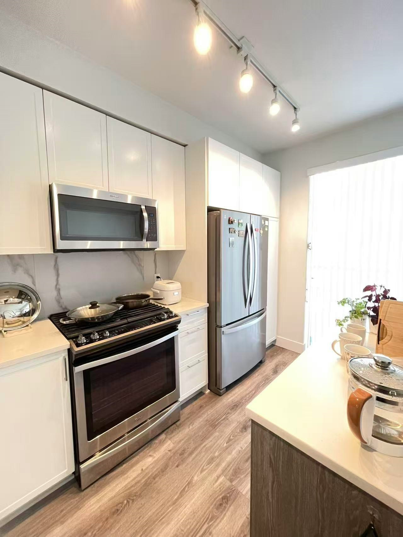 9817 161a Street, Surrey, BC, V4N 6S7 - 2