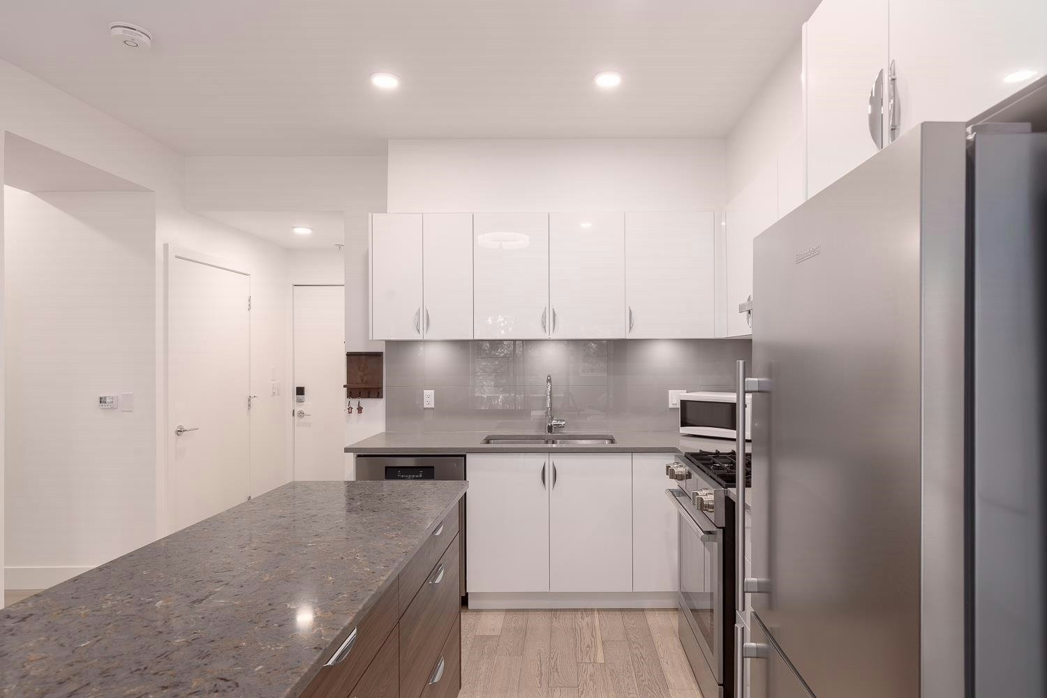 404-2666 Duke Street, Vancouver, BC, V5R 4S9 - 7