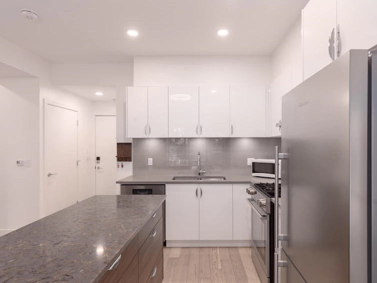404-2666 Duke Street, Vancouver, BC, V5R 4S9 - 7