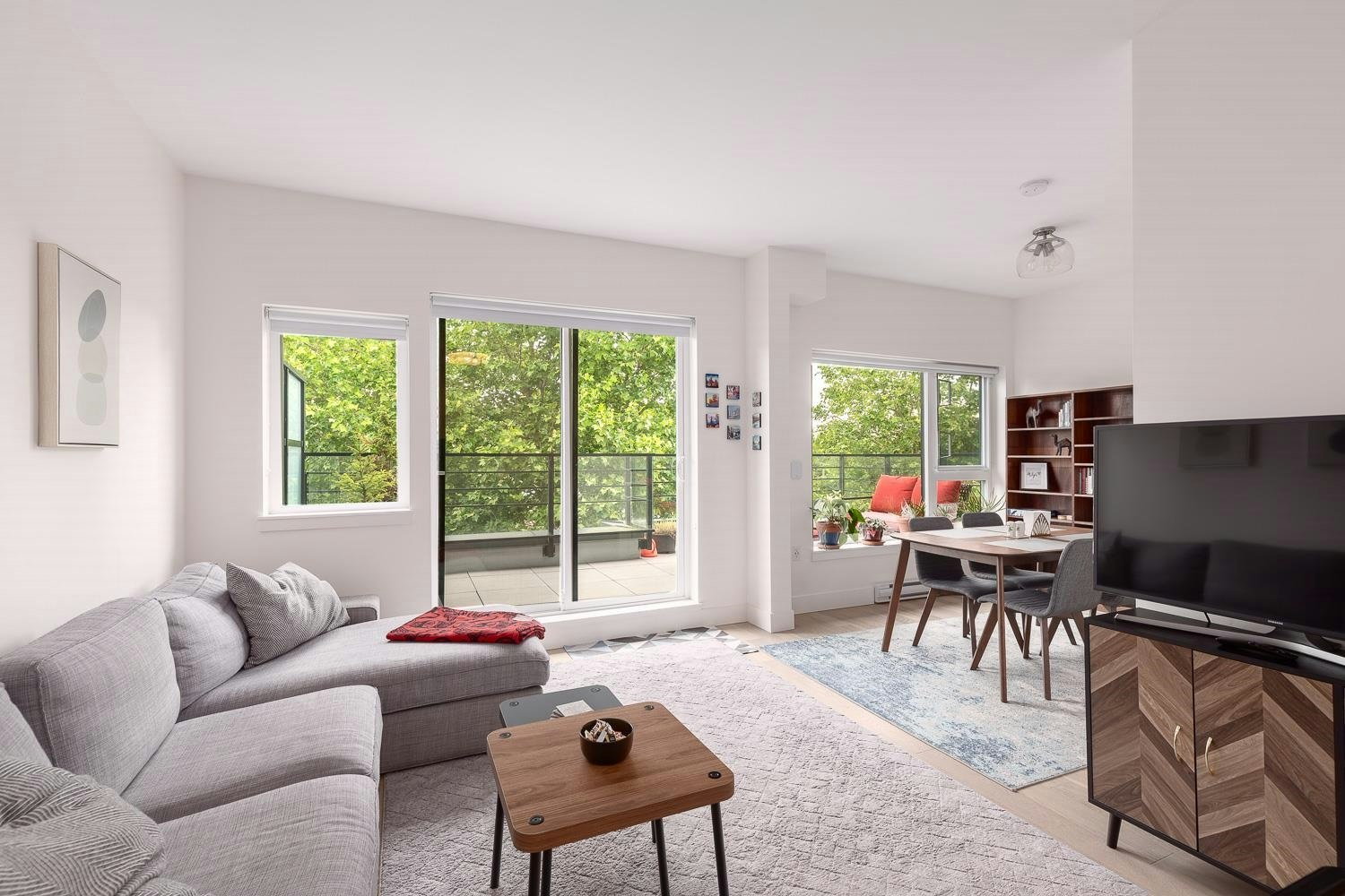 404-2666 Duke Street, Vancouver, BC, V5R 4S9