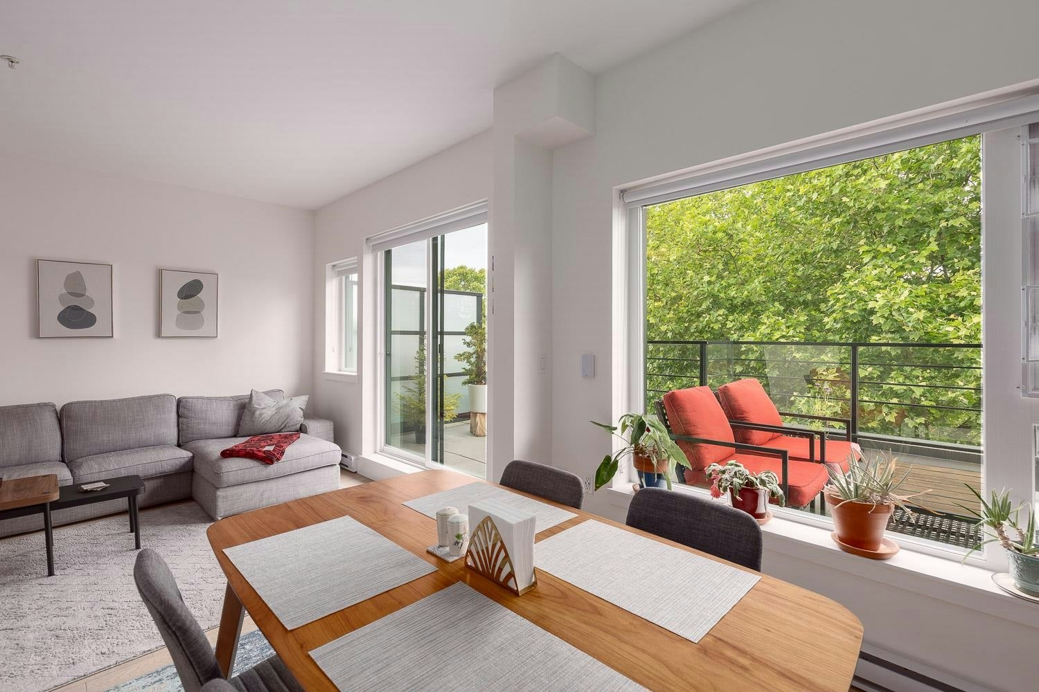 404-2666 Duke Street, Vancouver, BC, V5R 4S9 - 12