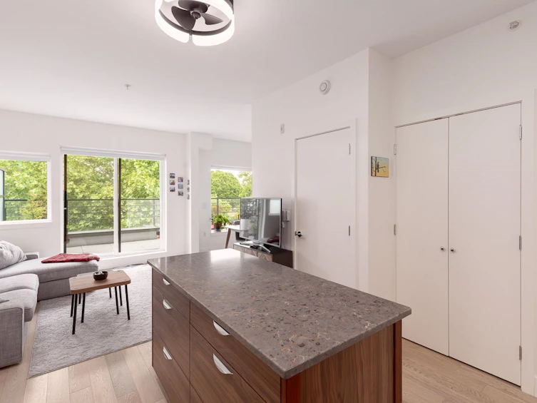 404-2666 Duke Street, Vancouver, BC, V5R 4S9 - 8