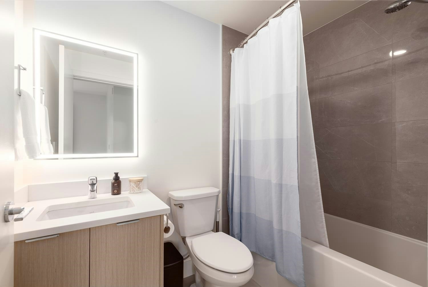 404-2666 Duke Street, Vancouver, BC, V5R 4S9 - 20